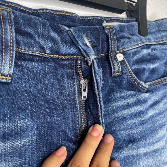 Blanknyc Womens Bottoms Size 28 Dark Wash Denim Casual Distressed Jean Shorts - Picture 11 of 15